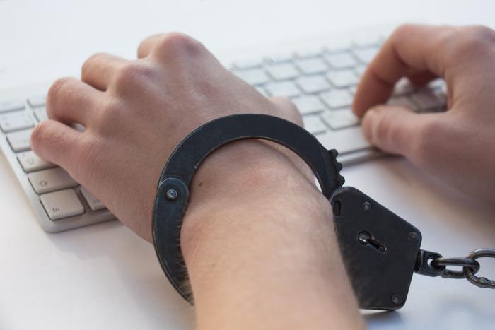 Career Watch: Be wary of IT employment contracts
